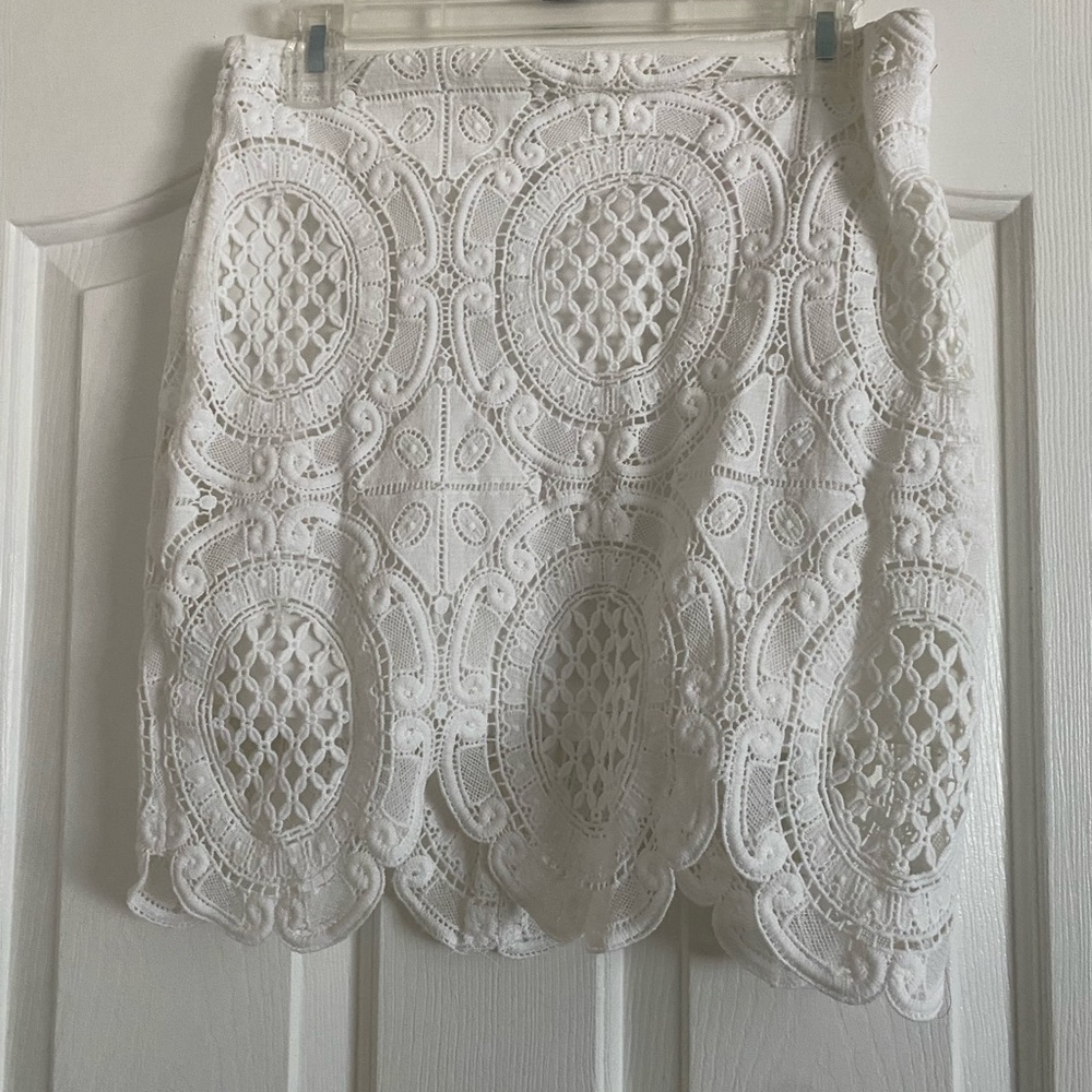 Gorgeous white lace skirt!